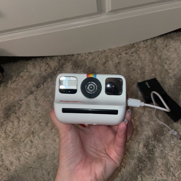 Polaroid camera - Picture 1 of 5